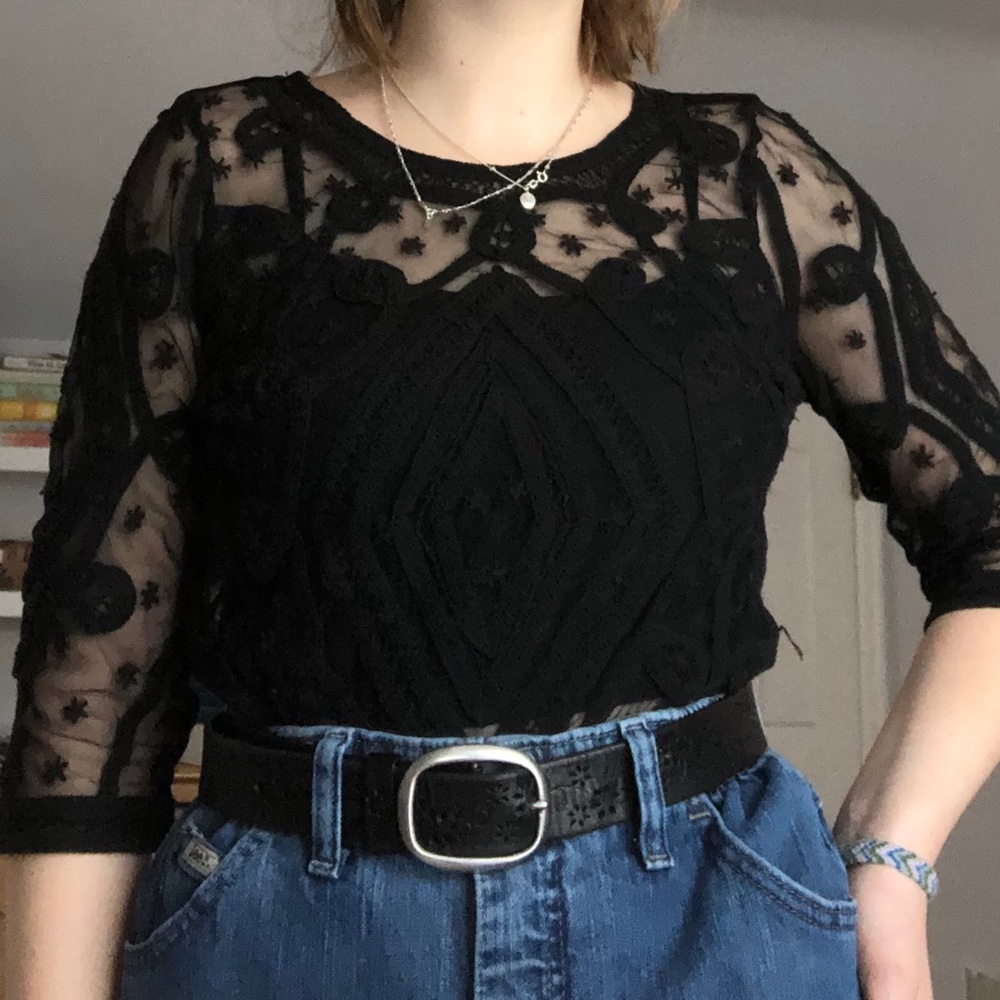 Vintage Style Sheer Top - Picture 2 of 2